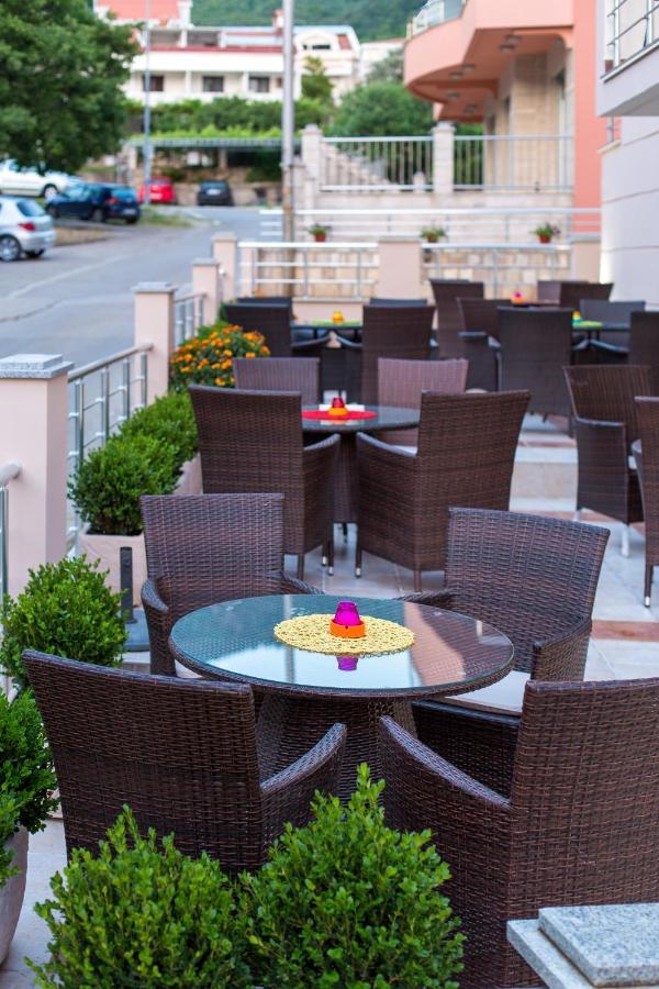 Swiss Holiday Budva Exterior photo