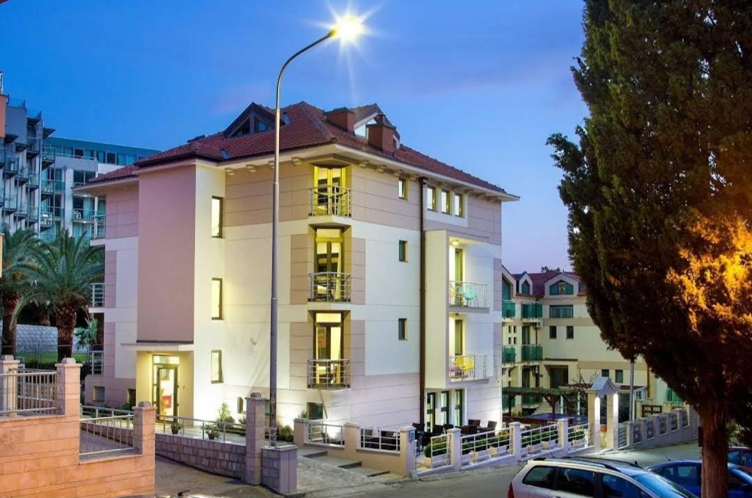 Swiss Holiday Budva Exterior photo