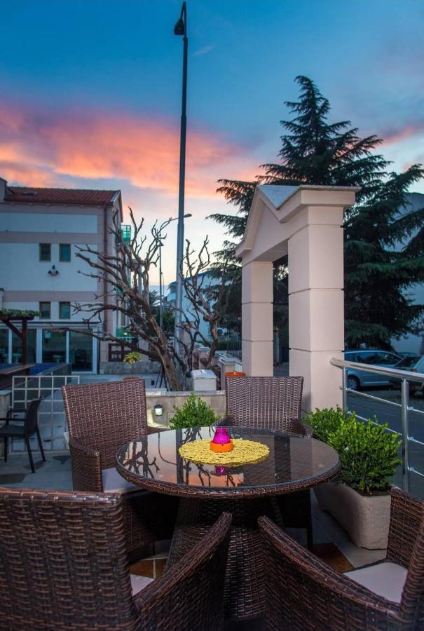 Swiss Holiday Budva Exterior photo