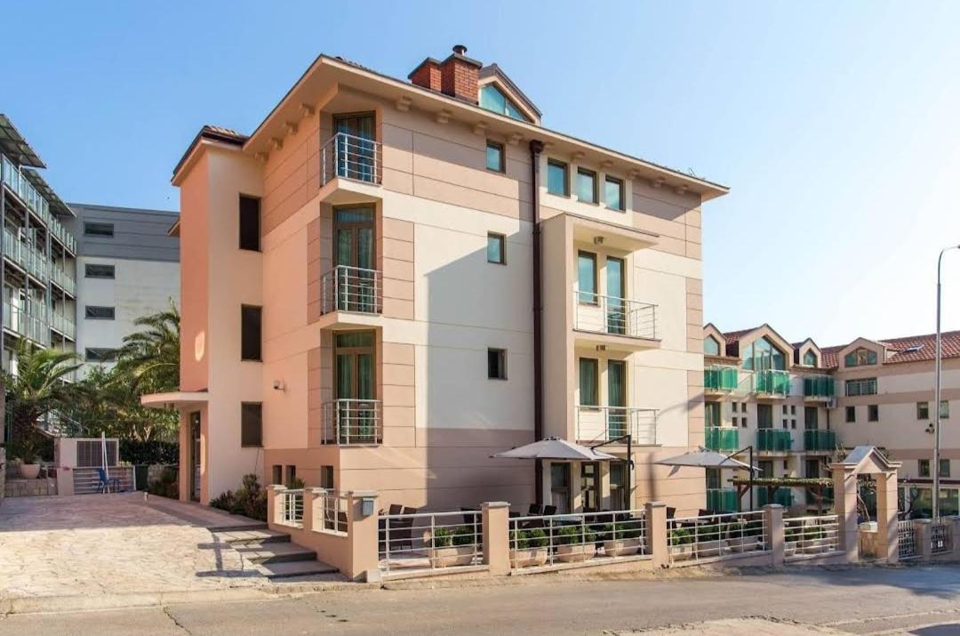 Swiss Holiday Budva Exterior photo
