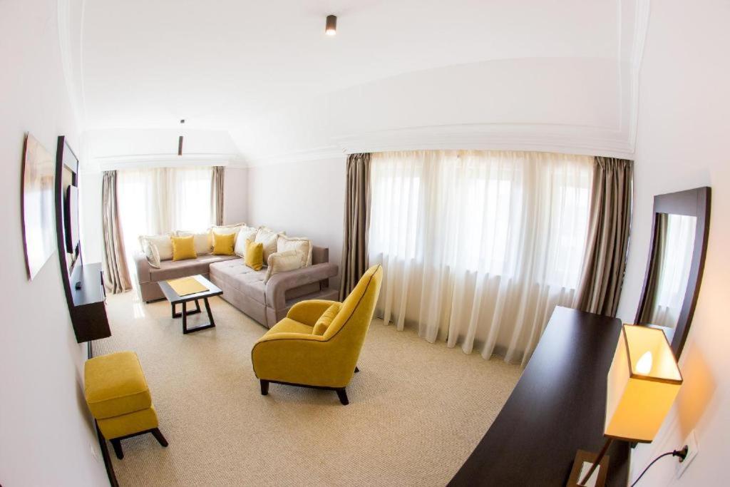 Swiss Holiday Budva Exterior photo